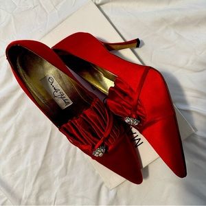 🔥SALE🔥 Manolo Blahnik 04’ Red Ruffle Embellishment Heel (37)